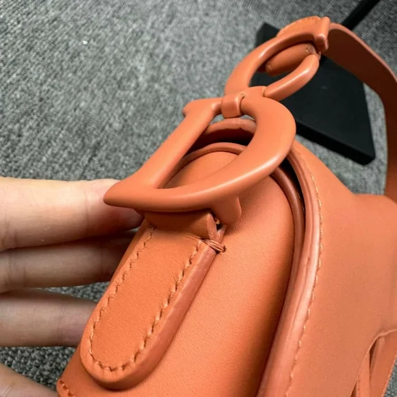 100% Authentic Dior Saddle Bag 1925-101524 - Picture 5 of 14